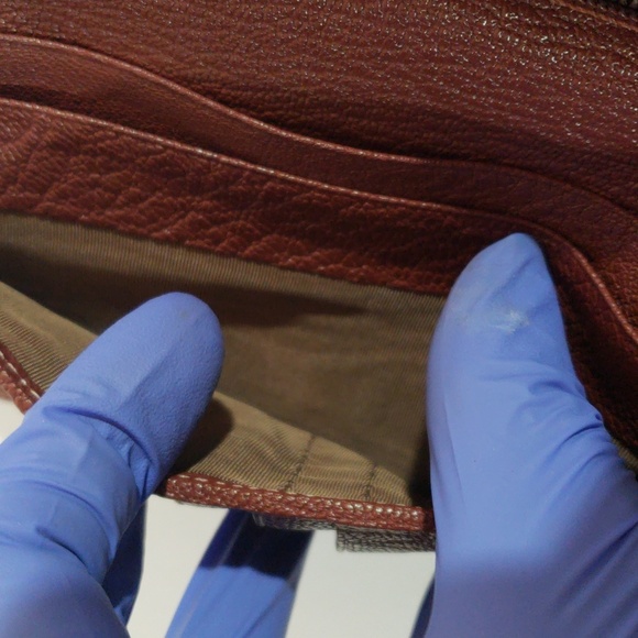 Salvatore Ferragamo Women’s Luxury Wallet | Brown Leather Snap Closure - 7"x3" - Picture 12 of 15